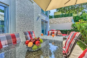 3-Bedroom Villa with Heated Pool in Malinska