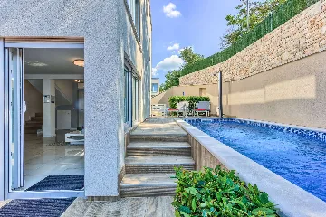 3-Bedroom Villa with Heated Pool in Malinska