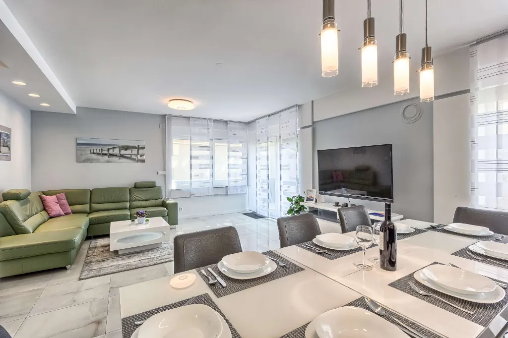 3-Bedroom Villa with Heated Pool in Malinska