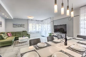 3-Bedroom Villa with Heated Pool in Malinska