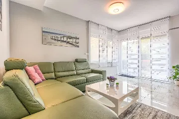 3-Bedroom Villa with Heated Pool in Malinska