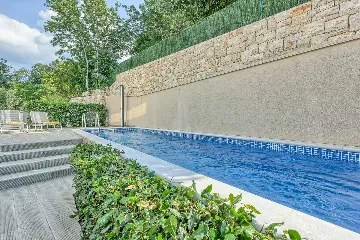 3-Bedroom Villa with Heated Pool in Malinska