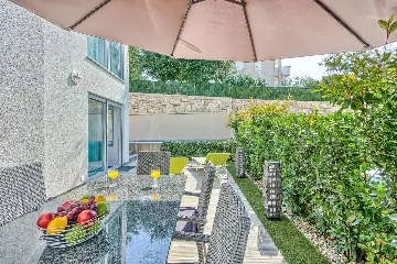 3-Bedroom Villa with Heated Pool in Malinska