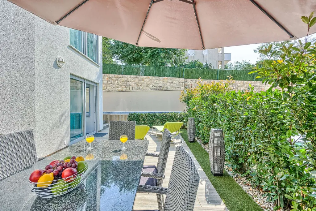 3-Bedroom Villa with Heated Pool in Malinska