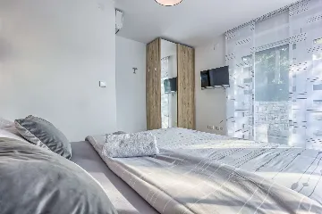 3-Bedroom Villa with Heated Pool in Malinska