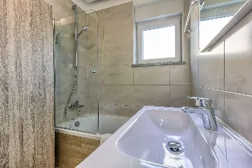 3-Bedroom Villa with Heated Pool in Malinska