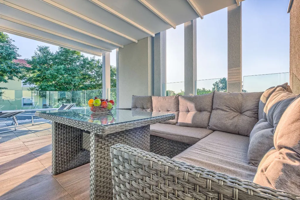 3-Bedroom Villa with Heated Pool in Malinska