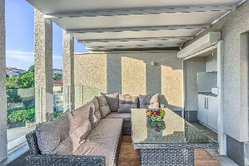 3-Bedroom Villa with Heated Pool in Malinska