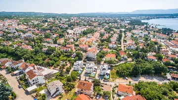 3-Bedroom Villa with Heated Pool in Malinska