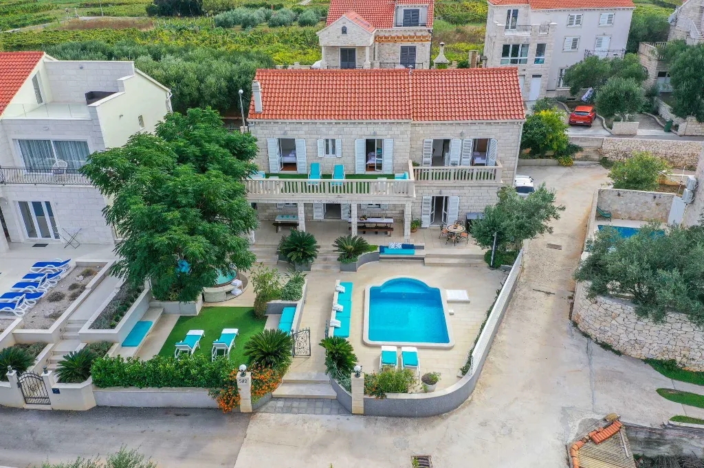 Six-Bedroom Villa for 12 Guests in Lumbarda