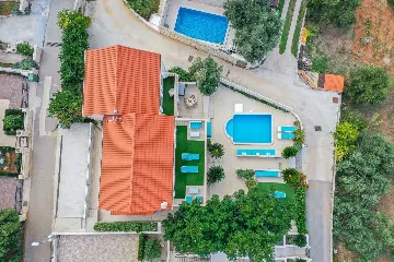 Six-Bedroom Villa for 12 Guests in Lumbarda