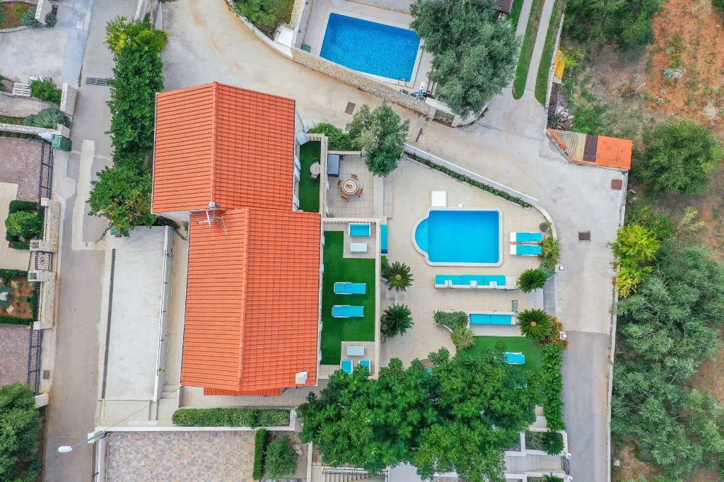 Six-Bedroom Villa for 12 Guests in Lumbarda