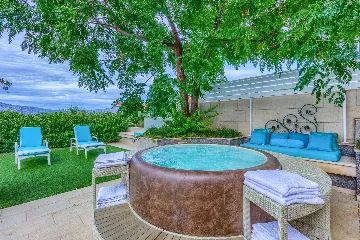 Six-Bedroom Villa for 12 Guests in Lumbarda