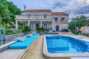 Six-Bedroom Villa for 12 Guests in Lumbarda