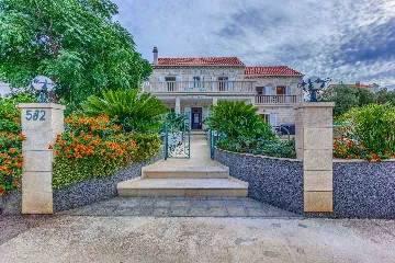 Six-Bedroom Villa for 12 Guests in Lumbarda