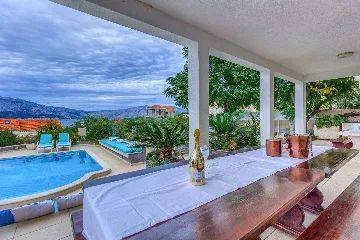 Six-Bedroom Villa for 12 Guests in Lumbarda