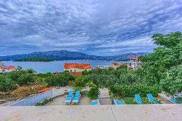 Six-Bedroom Villa for 12 Guests in Lumbarda