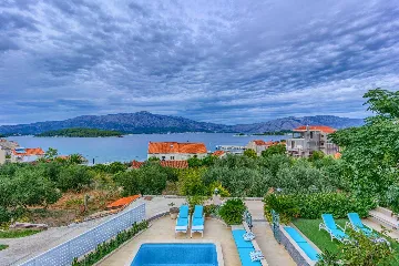 Six-Bedroom Villa for 12 Guests in Lumbarda