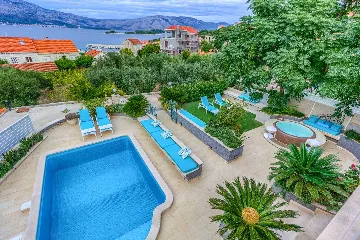 Six-Bedroom Villa for 12 Guests in Lumbarda