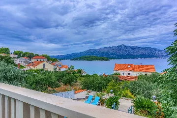 Six-Bedroom Villa for 12 Guests in Lumbarda