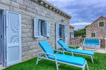 Six-Bedroom Villa for 12 Guests in Lumbarda