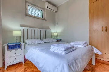 Six-Bedroom Villa for 12 Guests in Lumbarda