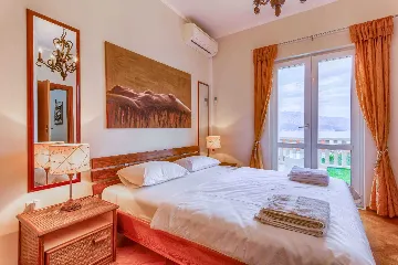 Six-Bedroom Villa for 12 Guests in Lumbarda