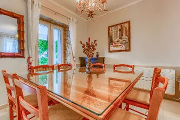 Six-Bedroom Villa for 12 Guests in Lumbarda