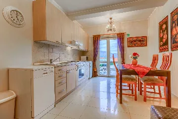 Six-Bedroom Villa for 12 Guests in Lumbarda