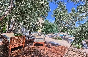 Podobuce 6-Bedroom Villa for 12 with Heated Pool