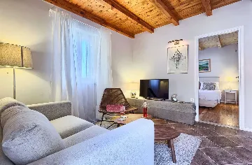 Podobuce 6-Bedroom Villa for 12 with Heated Pool