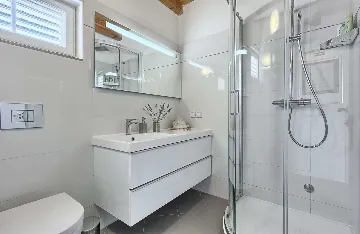 Podobuce 6-Bedroom Villa for 12 with Heated Pool