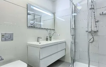 Podobuce 6-Bedroom Villa for 12 with Heated Pool