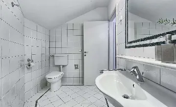 Podobuce 6-Bedroom Villa for 12 with Heated Pool