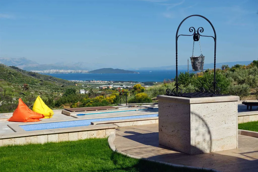 Prgomet Villa with Heated Pool and 4 Bedrooms
