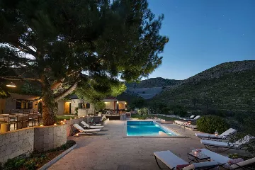 Prgomet Villa with Heated Pool and 4 Bedrooms