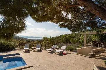 Prgomet Villa with Heated Pool and 4 Bedrooms