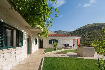 Prgomet Villa with Heated Pool and 4 Bedrooms