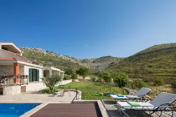 Prgomet Villa with Heated Pool and 4 Bedrooms