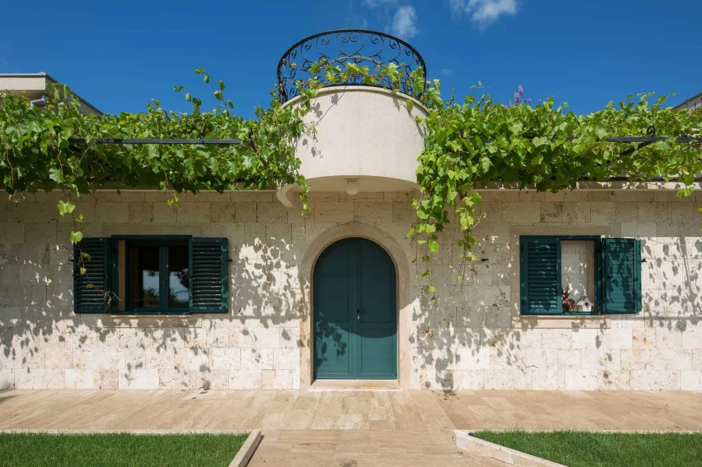 Prgomet Villa with Heated Pool and 4 Bedrooms