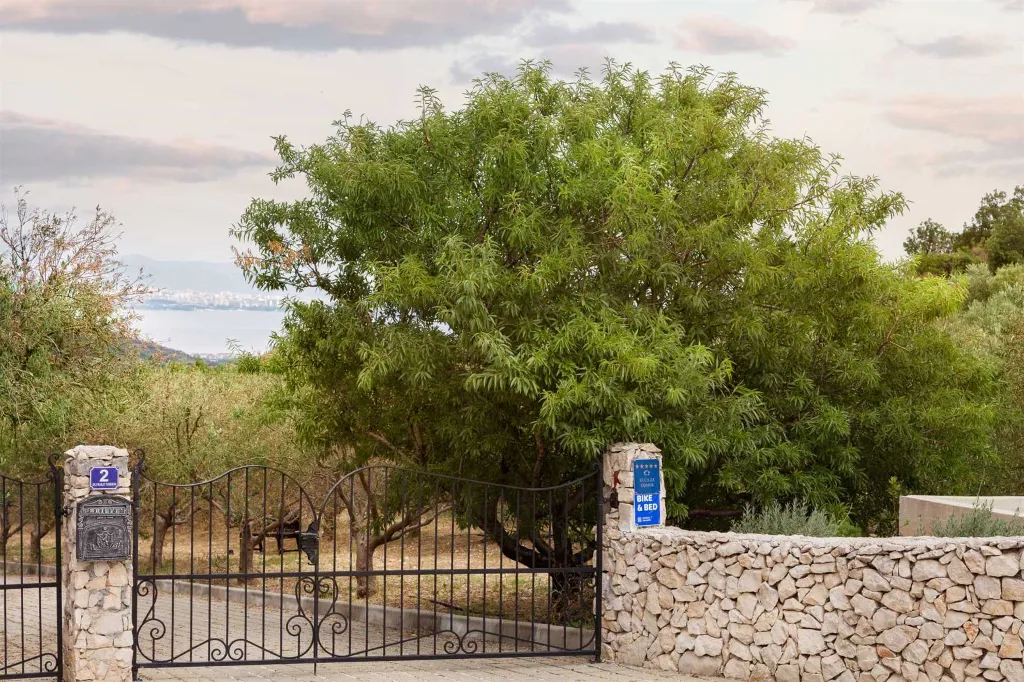Prgomet Villa with Heated Pool and 4 Bedrooms