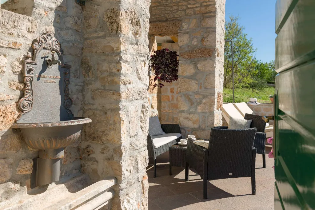 2-Bedroom Villa with Private Pool in Bol