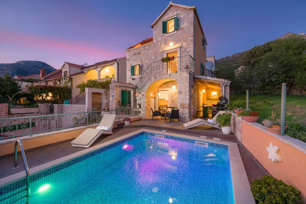 2-Bedroom Villa with Private Pool in Bol