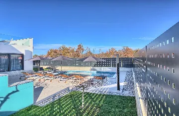 4-Bedroom Villa in Buje with Pool