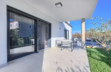 4-Bedroom Villa in Buje with Pool