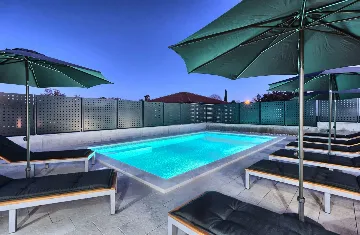 4-Bedroom Villa in Buje with Pool