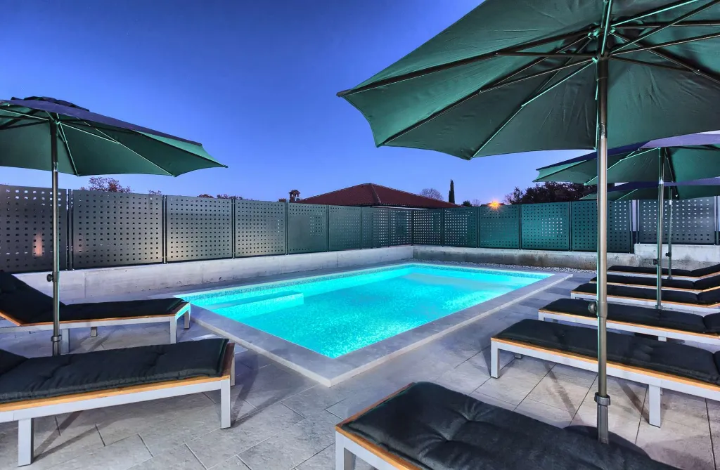 4-Bedroom Villa in Buje with Pool