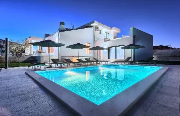 4-Bedroom Villa in Buje with Pool