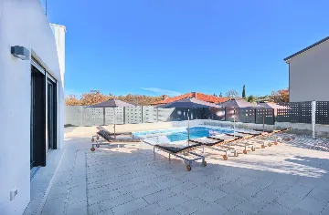 4-Bedroom Villa in Buje with Pool