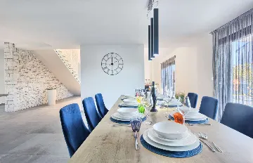 4-Bedroom Villa in Buje with Pool